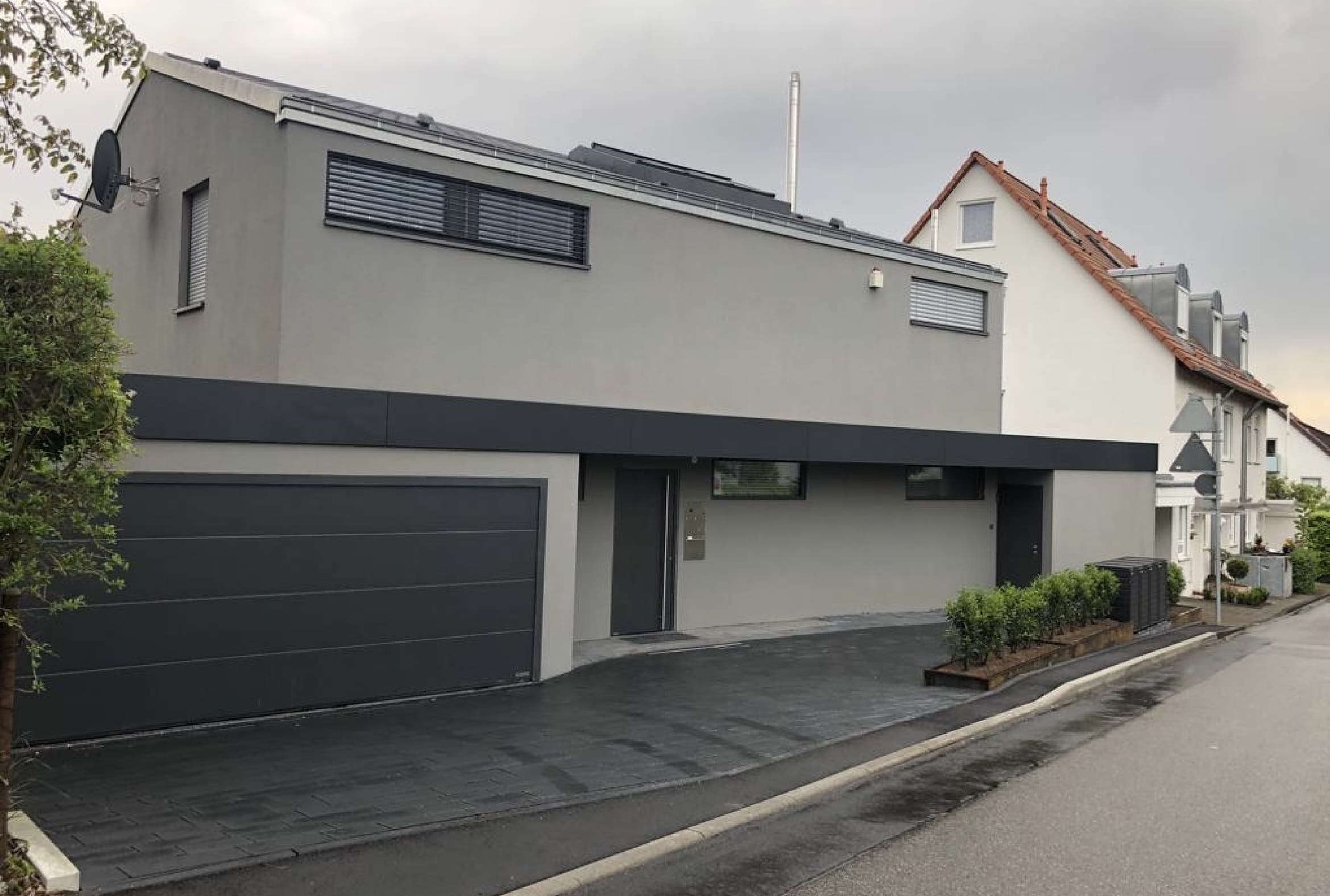 Flachdach mit Attika – Dachsanierung Einfamilienhaus Stuttgart