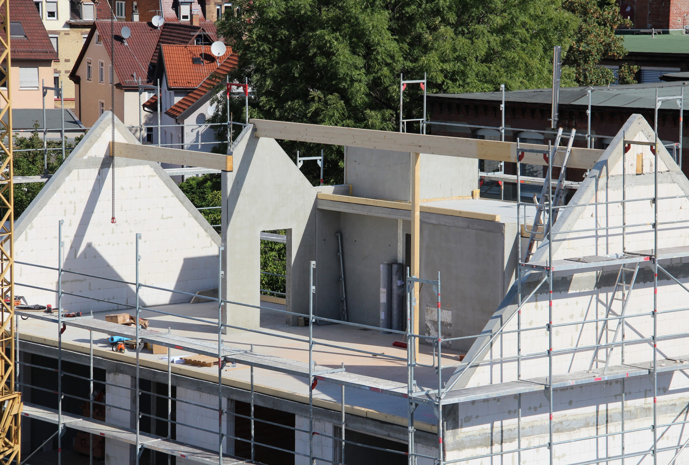 Mehrfamilienhaus Stuttgart – Bauphase Dachstuhl & Dacharbeiten