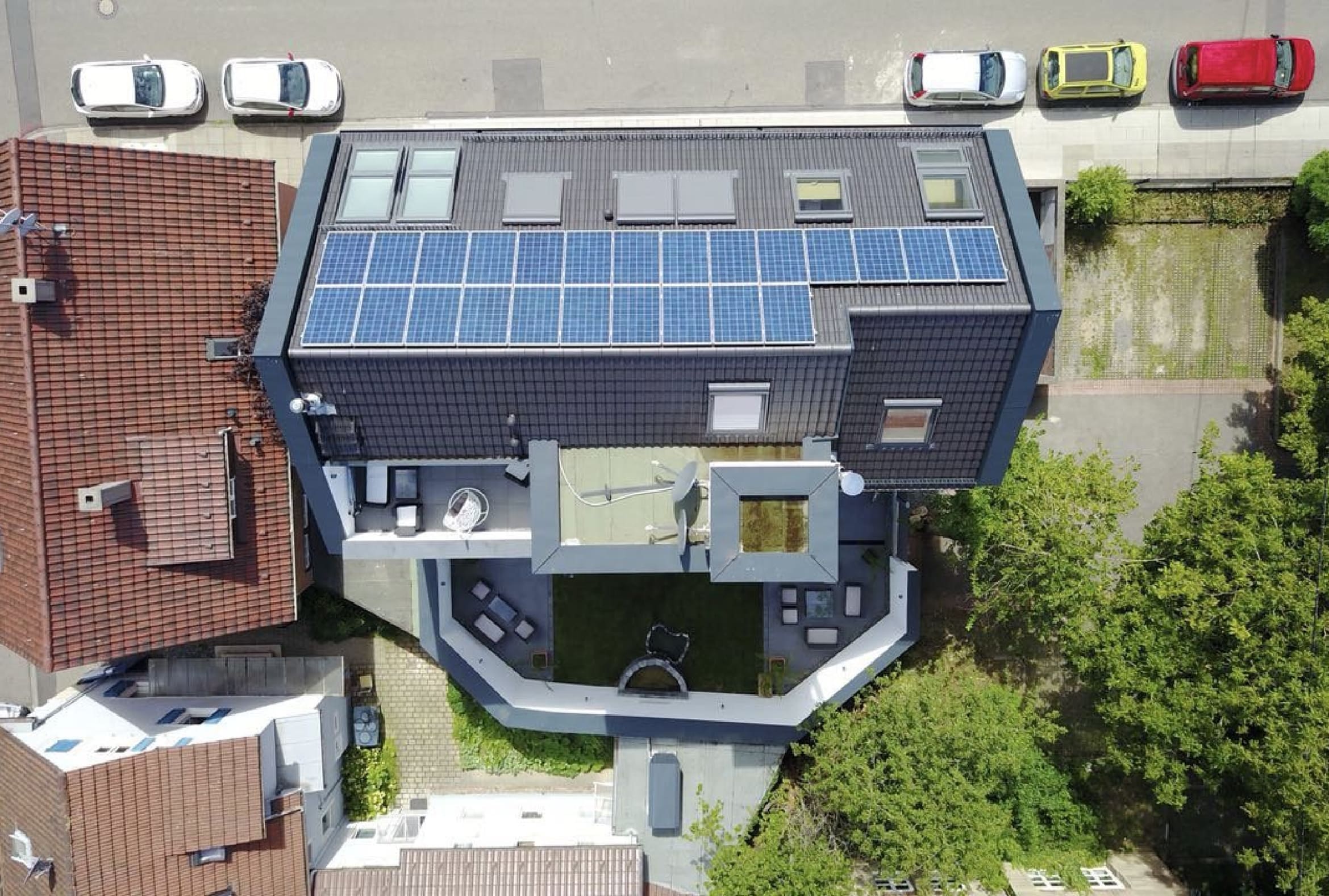 Mehrfamilienhaus Stuttgart – Dachstuhl, Dachdämmung, Dachdeckung & Flaschnerarbeiten