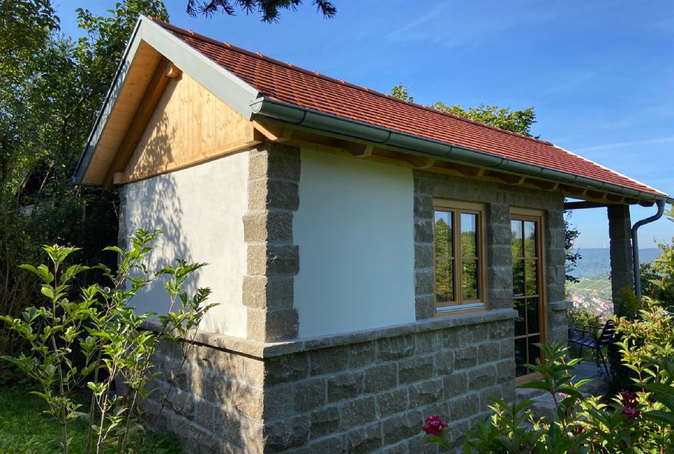 Ziegeldach & Dachentwässerung – Referenz Stuttgart