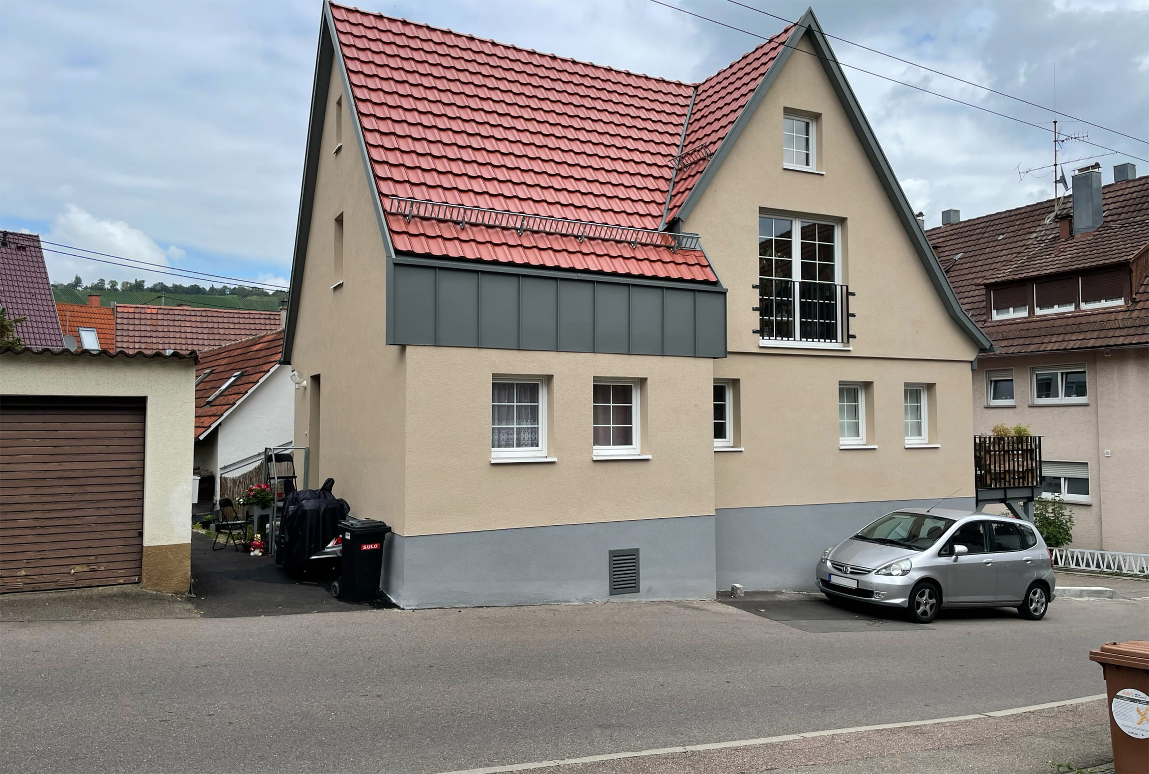 Zweifamilienhaus Stuttgart – Dachstuhleindeckung & Bauleitung